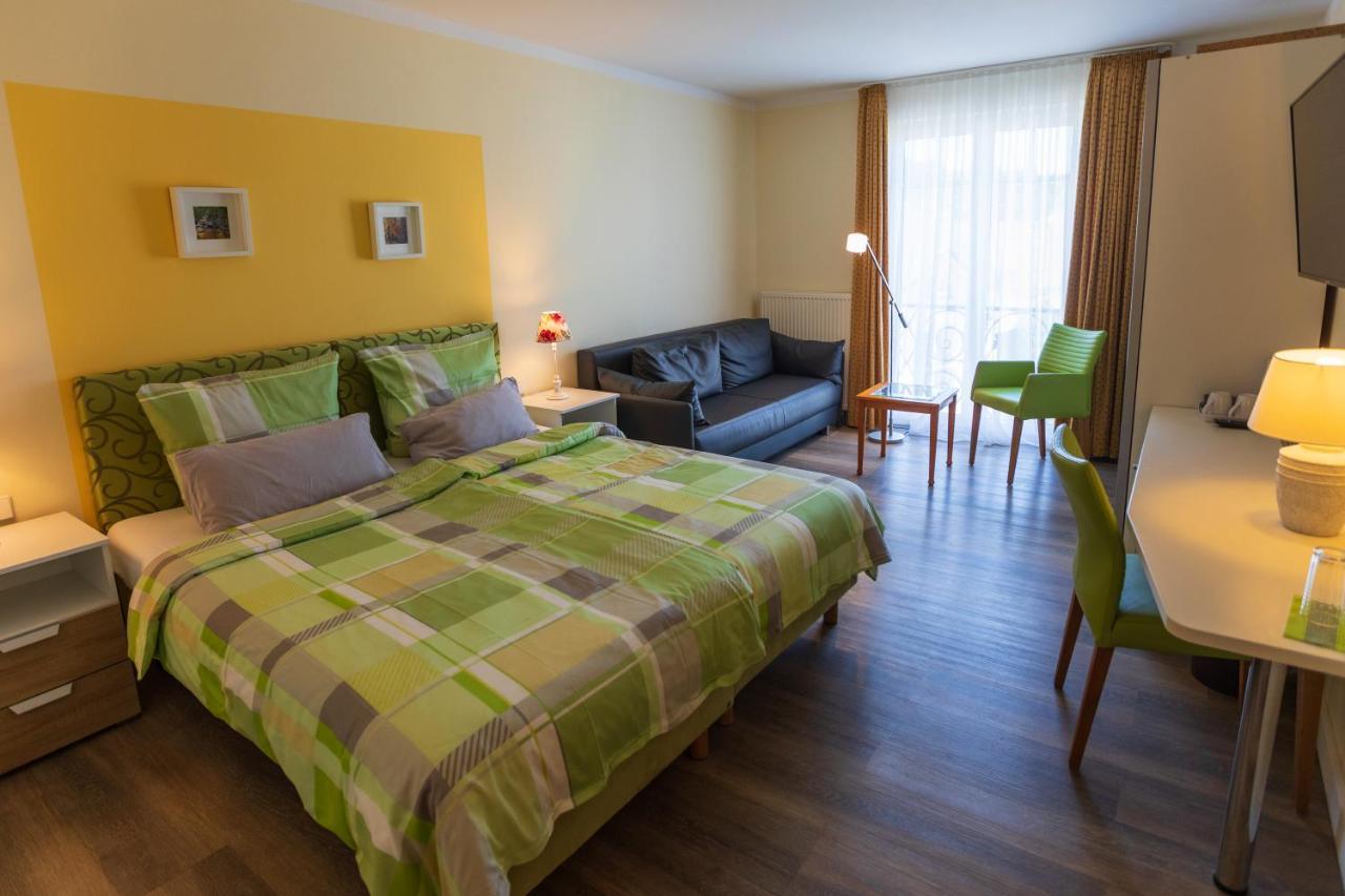 Landhotel Gillenfelder Hof Bagian luar foto