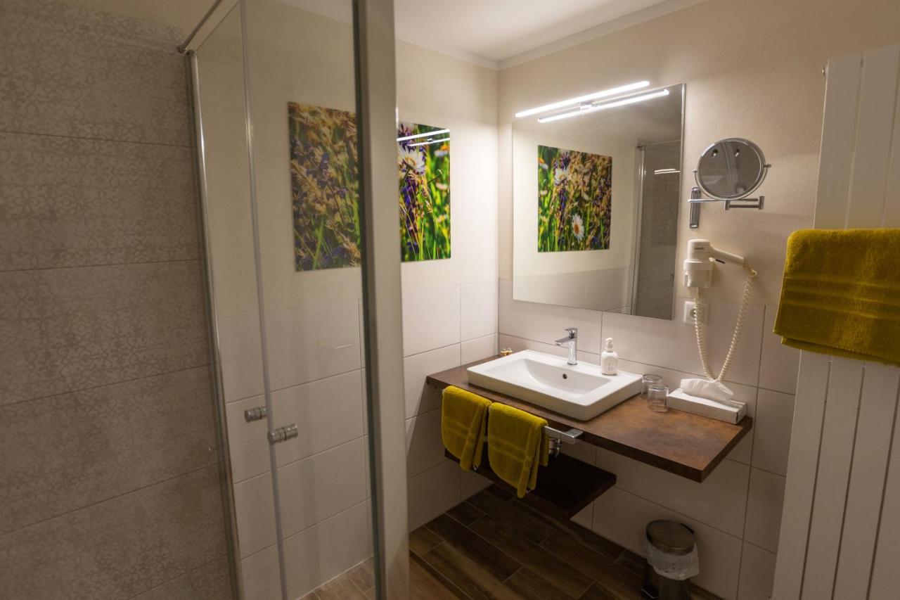Landhotel Gillenfelder Hof Bagian luar foto